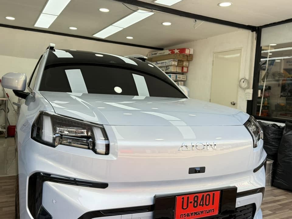 ✨ เปลี่ยนทุกการขับขี่ให้ล้ำกว่าใครด้วยฟิล์มเซรามิก R2 Beyond World Super Ceramic ซีรีส์ 9! 🚗💨#AION Vก็ต้องการความคูลแบบนี้! 🌟