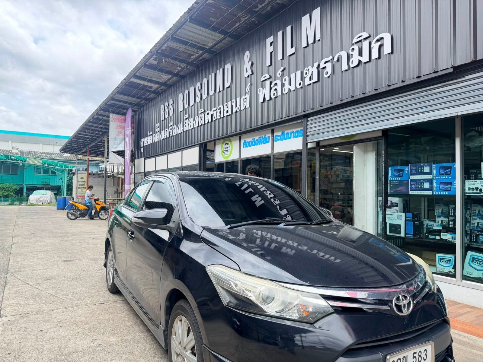 🔥 TOYOTA VIOS จัดเต็มความเย็นสบายด้วย R2 CERAMIC FILM SERIES 7 🔥